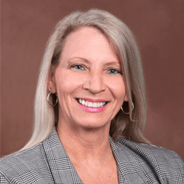 Lisa Widenhaus bio image.