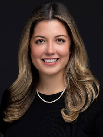 Nicole Powers Headshot