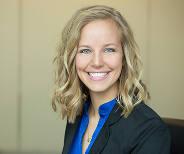 Carrie Lind headshot
