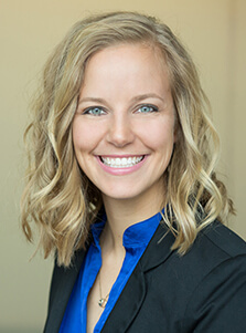 Carrie Lind headshot